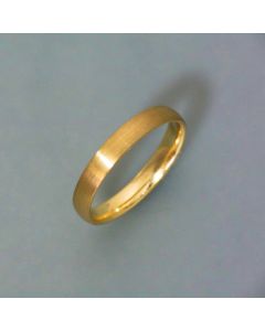 wedding ring made from Fair-Trade-Gold, width suitable for women